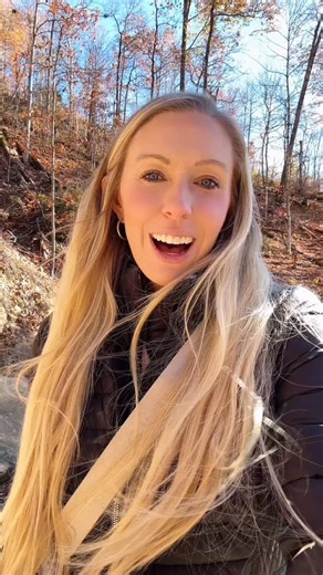 Brittany Magsig • Mt Mama’s Cabins on Instagram: "Book this Glass Cabin in my bio, or socials listed at the end of this video! 🤍 #glasscabin #gatlinburg #gatlinburgtn #anakeesta #gatlinburgtennessee"