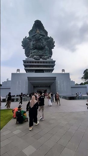 Patung Garuda Wisnu Kencana