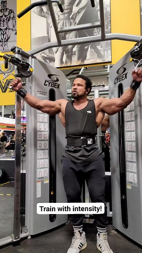 17K views · 536 reactions | Always finish your workout the way you started..with focus and intensity . Also squeeze baby squeeze. #bodybuilding #fitness #bodybuilder .... Exclusive content and more  https://hoo.be/damienpatrick | Damien Patrick | Facebook