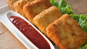 Must try crispy box patties for you. Crispy on the outside and tasty filling on the inside. #HappyCookingToYou Written Recipe: https://goo.gl/Ahiem1 More Ramzan Recipes: https://goo.gl/rvNLtN | Food Fusion