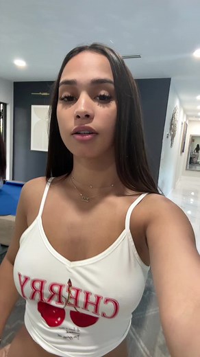 camilacruz (@lacamilacruz_)’s videos with original sound - yxplyrics