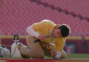 Snickers: Rookie Mistakes • Ads of the World™ | Part of The Clio Network