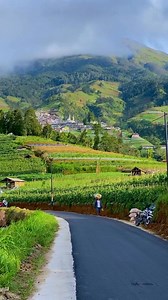 Jalan menuju Nepal van Java sudah halus ya #nepalvanjava #nepalvanjavamagelang #magelang #vibes #vibespagi #gunungsumbing #wisata #wisataalam #wisatakuliner #like #reelsindonesia #reelstrending #video | Ferly Wiranagara