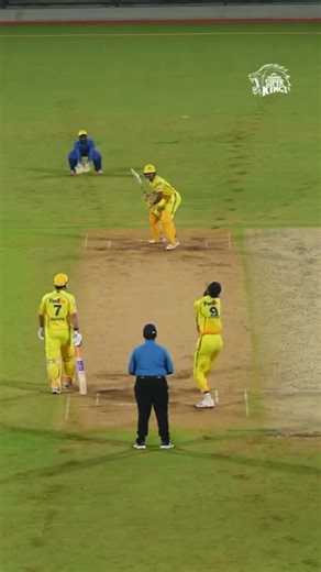 💪 Ghosh on the first ball💪 Gurjapneet on the second ball👏 from Mahi!