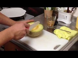 How to Cut and Ripen a Melon