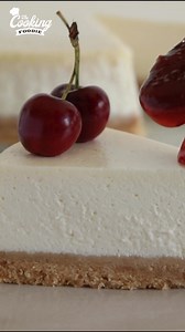 Classic creamy cheesecake woth no cracks 😍 | The Cooking Foodie
