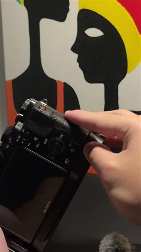 Unboxing the Ugreen SD Card Reader Case.