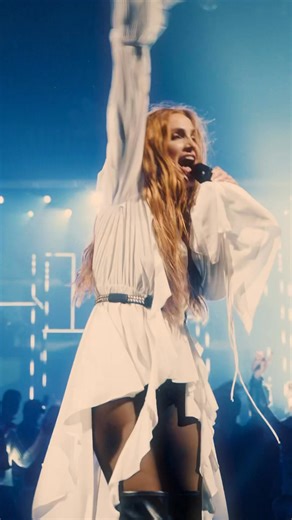 Thank you for all the love last night! I had the time of my life. Let’s do it again tonight! ❤️ | Ashlee Simpson