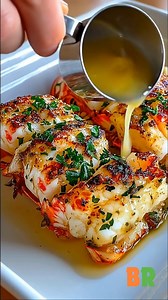 Broiled Lobster Tails with Garlic Herb Butter 🦞🔥 Broiled lobster tails are gently cooked under intense heat, allowing the garlic herb butter to baste the meat as it caramelizes. The result is rich, aromatic, and precisely cooked lobster with a glossy, restaurant-quality finish. 🛒Ingredients : 4 lobster tails, split lengthwise or shell cut open 4 tablespoons unsalted butter, melted 3 garlic cloves, minced 2 tablespoons fresh parsley, finely chopped 1 tablespoon fresh lemon juice 1/2 teaspoon s