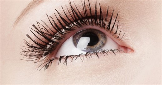 Nur 16 Euro: Endlos lange Wimpern dank diesem Lash-Serum aus der Drogerie