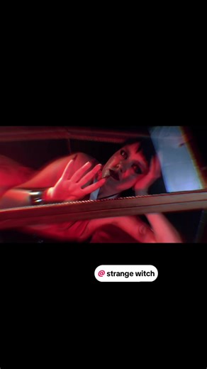 md @strange witch 🖤 loc @gde.ptichki #vampirella #vampires #halloween #witchcraft