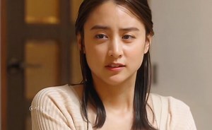 Heartbreaking Scene: Daughter Pretends to Call Deceased Father | K-Drama