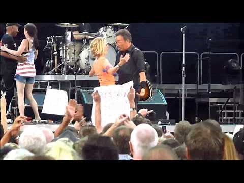 Dancing in the Dark Bruce Springsteen Perth Arena 8th February 2014