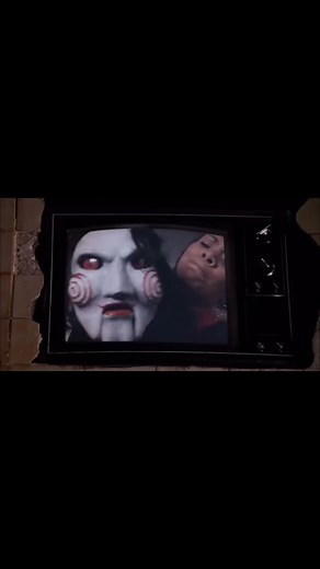 Scary Movie 4: Brenda's Hilarious Moments with Jigsaw
