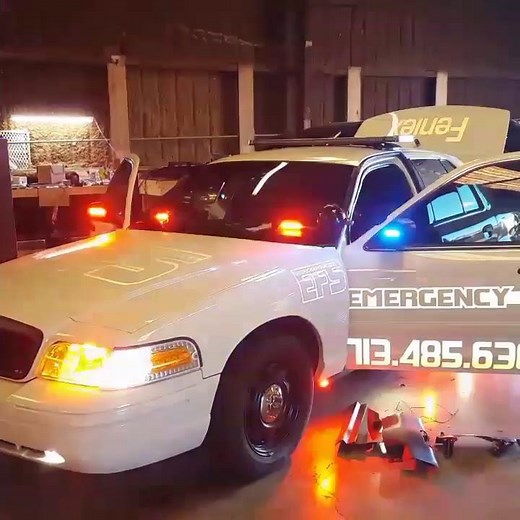 Viper 2 way w/ remote start hooked up to Feniex 4200 controller with dual sirens.