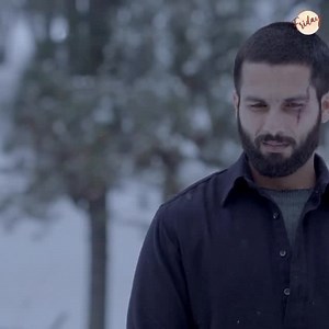 There are scenes in cinema where acting dissolves into revelation. Shahid Kapoor’s graveyard monologue in Vishal Bhardwaj’s “Haider” is one such moment. Adapted from Shakespeare’s Hamlet, it reimagines the “Alas, poor Yorick!” soliloquy amid Kashmir’s snow laden graves. Haider lifts a skull, jokes with the gravediggers, and turns death into a child’s game, a gesture both absurd and defiant. In a land where graves multiply daily, humour becomes the only rebellion left. His manic playfulness recal