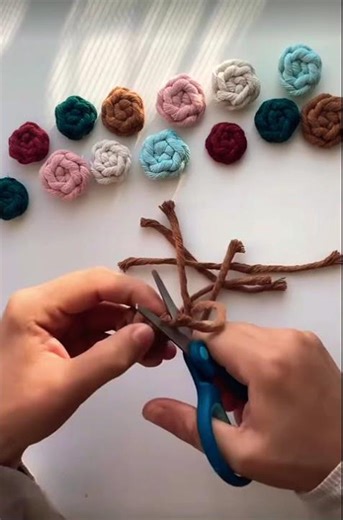 Macrame flowers 🤍