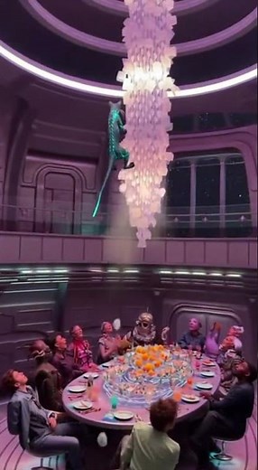 Alien Cat DESTROYS Space Dinner Party!