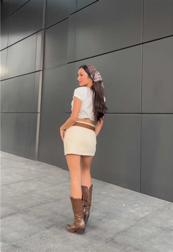 skirts & high boots 🤠
