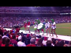 Philly Phanatic Dugout Dance 8-24-2012 Phillies vs. Nationals - BEST. MASCOT. EVER. ANYWHERE. PERIOD