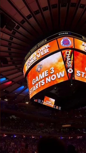Playoff Knicks basketball at MSG is a movie 🍿