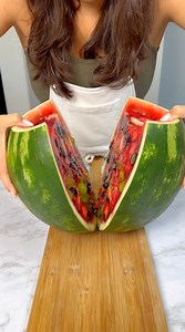 This fresh fruit Watermelon Jelly is perfect for any occasion!😍 | Cirqnamics