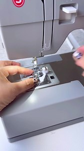 ✨Tutorial Prensatelas Bastilla invisible✨👇 Prensatelas aquí 👉https://amzn.to/3yhInSM #truco #coserfacil #tallerdecostura #sewingproject #costuraterapia #fashiondesigner #costuracreativa #sewing #tips #diyprojects #costurando #coseresfacil #tipsdecostura #coseresmisuperpoder #costuracomamor #tip #fashion #sewingtutorial #sewingfabric #tutorial #hack #transformacion #trucodecostura #costurafacil | Alejandra Meza