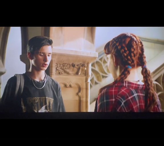 Kuss zwischen Ida und Jo in