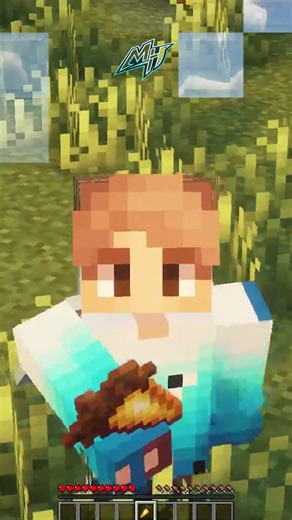 What happens if you give a Creeper a golden carrot? #minecraft