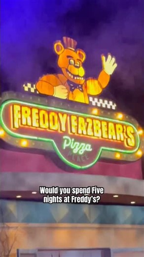 Freddy Fazbear's Pizza Place in real life 🧸🍕