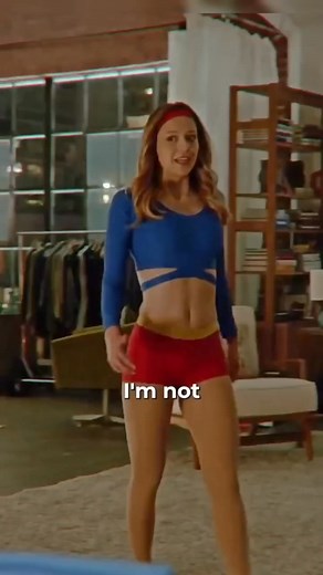 Melissa Benoist Supergirl Costume Was Perfect or Not ! | Discussing Movies