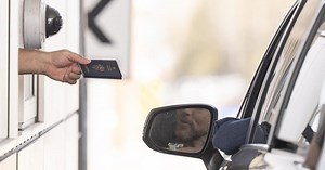 Can U.S. border officials detain Canadians? Check your phone? Here’s everything you need to know about crossing the 49th parallel