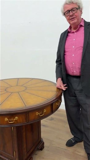 An Antique Expert Explains This Spinning Table