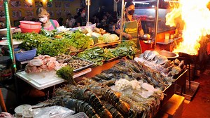 A collection of various seafood dishes to enjoy on the street - Street Food | Food Processing | Facebook