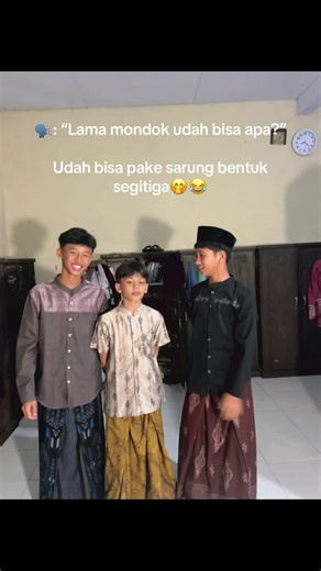 Cara Pake Sarung Segitiga untuk Santri