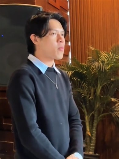 Rony Parulian Shines in Indonesian Idol Performance