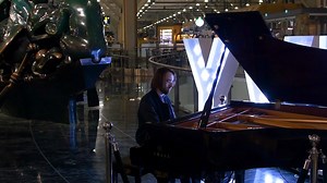Piano virtuoso Daniil Trifonov passed through #YVR yesterday and surprised fellow travelers with a brilliant performance at the Bill Reid Jade Canoe sculpture. Thank you to Vancouver International Airport for making this possible and to Tom Lee Music Canada for getting the piano in shape. Don't miss Trifonov’s highly anticipated performance of #Rachmaninoff this weekend with the VSO! Tickets: https://www.vancouversymphony.ca/event/trifonov-plays-rachmaninoff-no-3/ #myVSO #VSO101 | Vancouver Symp