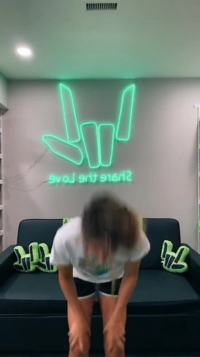 Learning the New SLUSHIE Dance | First Attempt