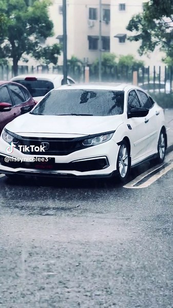 Honda Civic Performance on a Rainy Day