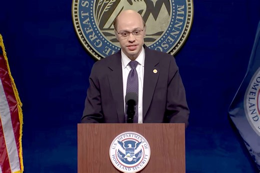 Pete Davidson returns to 'SNL' to mock ICE as border czar Tom Homan