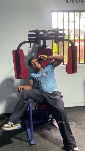 He had to pick the call 🤦🏾‍♂️ #itopphysique #gym #gymhumor #funny #trending #comedy #shorts