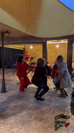 📞 Contrataciones: ( 34) 624 010 215 📍 Madrid y toda España. El mariachi que pone el ambiente en cualquier evento🎶🔥 Hacemos de tu celebración un momento inolvidable 🎶❤️ 📩 Agenda tu fecha. 📲 Síguenos en redes sociales: Instagram: mariachidurangomadrid Facebook: Mariachi Internacional Durango. TikTok: @mariachidurangomadrid #mariachi #madrid #cumpleaños #bodas #serenata