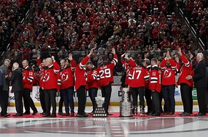 Can a late-season coaching change fix the Golden Knights? The 2000 Devils are Exhibit A