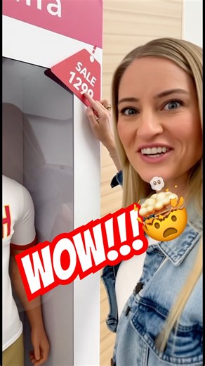 Look what ‪@iJustine‬ Found at the Apple Store. ‪@Artismia‬ #soralife