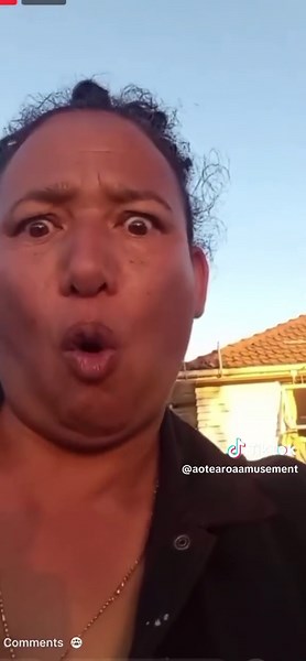 Funny Samoan Guy with Paint on News - Hilarious Maori TikTok Video