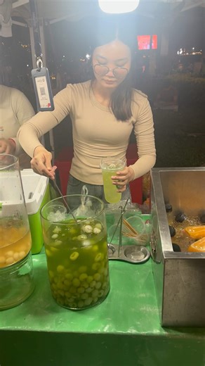 I don't know what this juice is called, but it's very delicious, and I really like it.