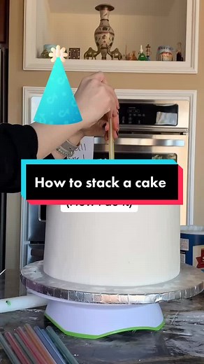 How to Stack a Cake with Fondant: Step-by-Step Tutorial