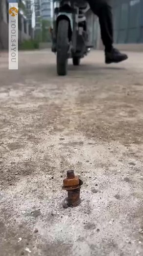 Efficient Bolt Removal Using Precision Screwdrivers