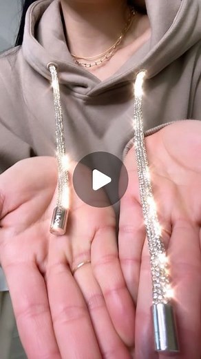 Cassey Ho on Instagram: "Them: What’s your favorite color? Me: ✨ Not but for real. Since the beginning of my time on earth, I’ve never had a fave color. Iridescent is the closest I can pick to a fave color but that’s not a color. I love all things that shine when hit with light. You know those teeny little rainbows that can happen in your house when the sun hits the glass just right? Love. For those of you that joined me on the YT LIVE on Tues night, you saw my holiday drop of the new @popflex_a