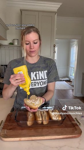 Baked Chili Cheese Dogs: Easy Recipe for Delicious Oven-Baked Hot Dogs